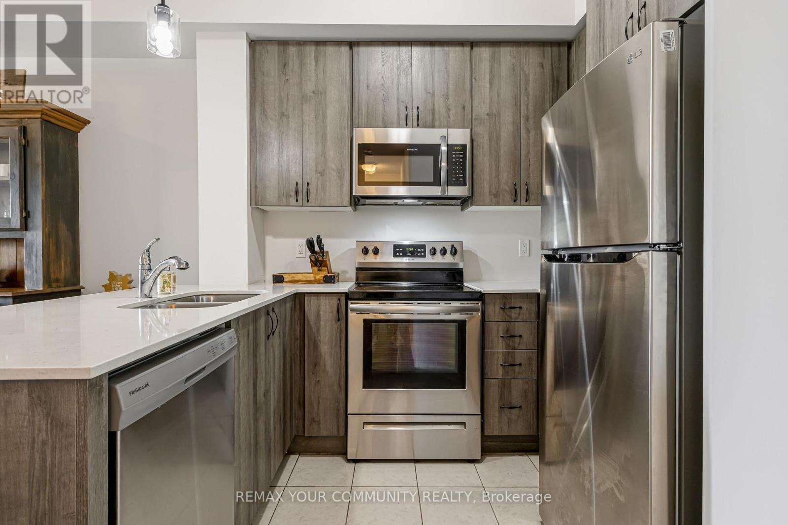 202 - 65 Shipway Avenue, Clarington (Newcastle), Ontario  L1B 0W2 - Photo 14 - E13771526