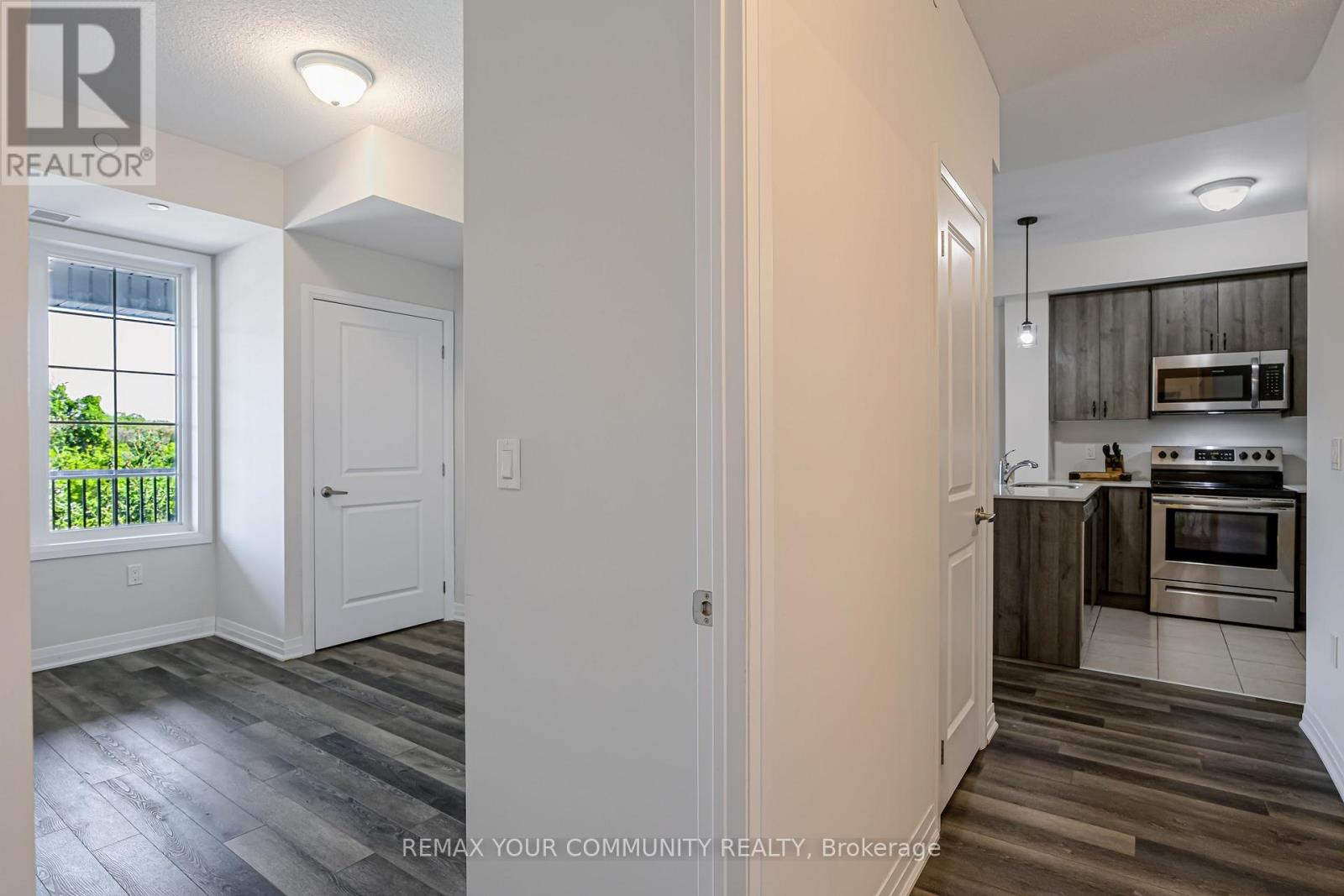 202 - 65 Shipway Avenue, Clarington (Newcastle), Ontario  L1B 0W2 - Photo 6 - E13771526