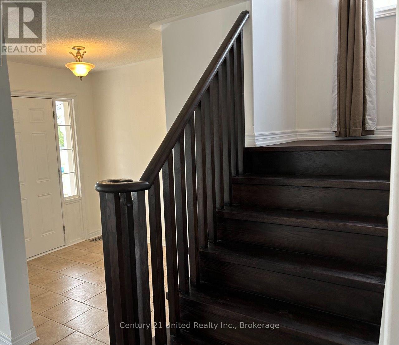 132 Bowen Drive, Peterborough (Northcrest Ward 5), Ontario  K9H 0C1 - Photo 3 - X13776050