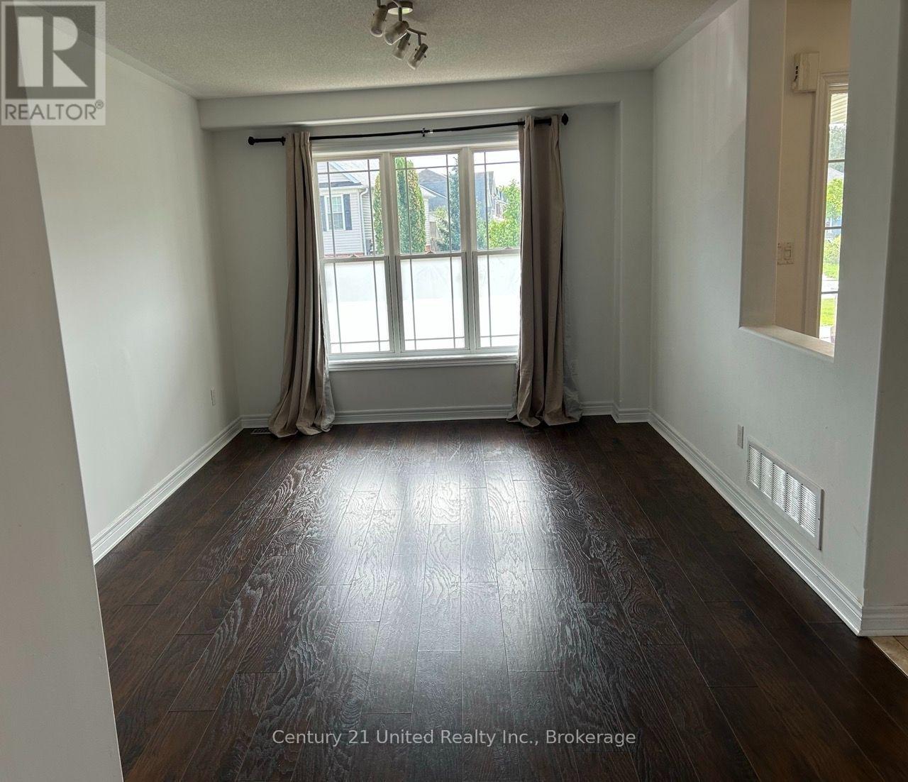 132 Bowen Drive, Peterborough (Northcrest Ward 5), Ontario  K9H 0C1 - Photo 4 - X13776050