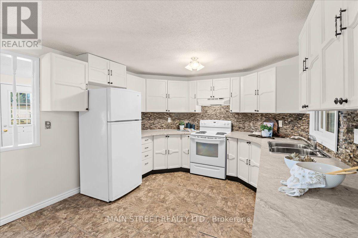 2 Pineridge Crescent, Clarington (Newcastle), Ontario  L1B 1B9 - Photo 17 - E13777308