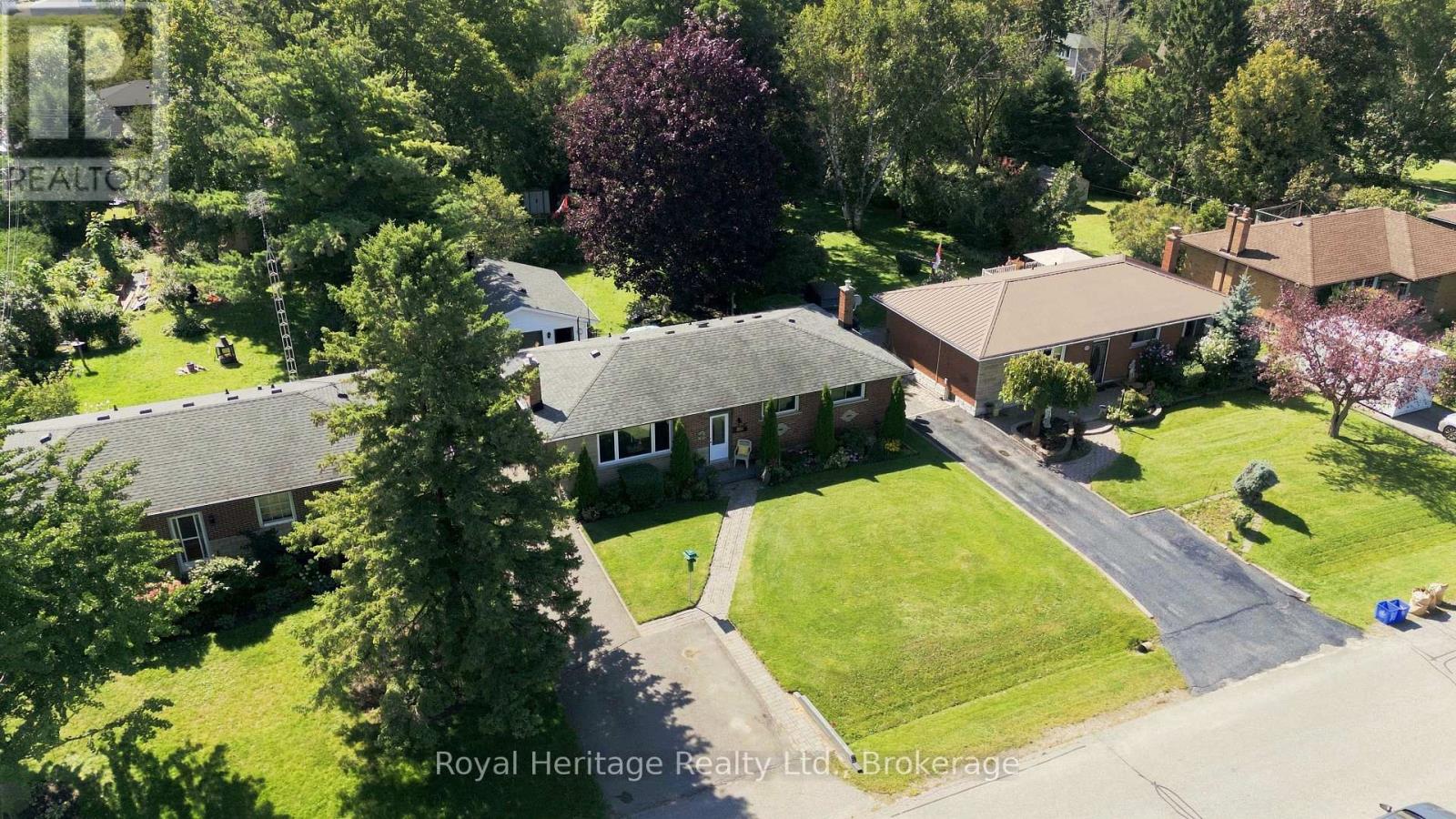 479 Sunset Boulevard, Clarington (Newcastle), Ontario  L1B 1C9 - Photo 2 - E13778440