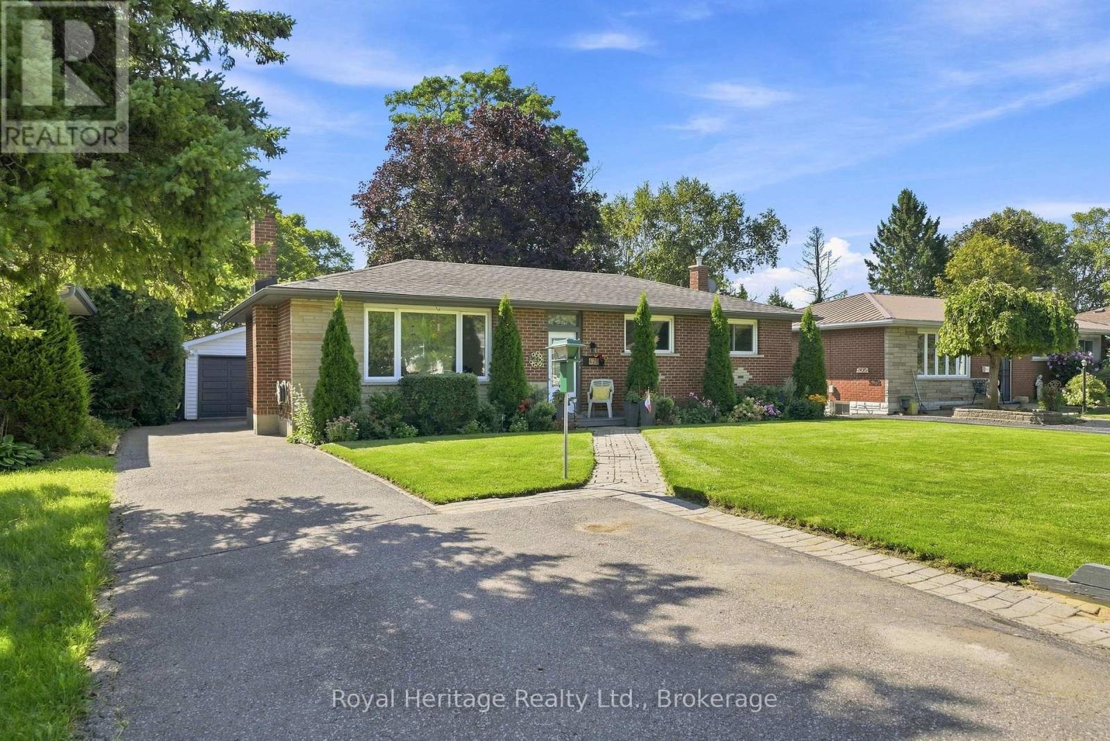 479 Sunset Boulevard, Clarington (Newcastle), Ontario  L1B 1C9 - Photo 4 - E13778440