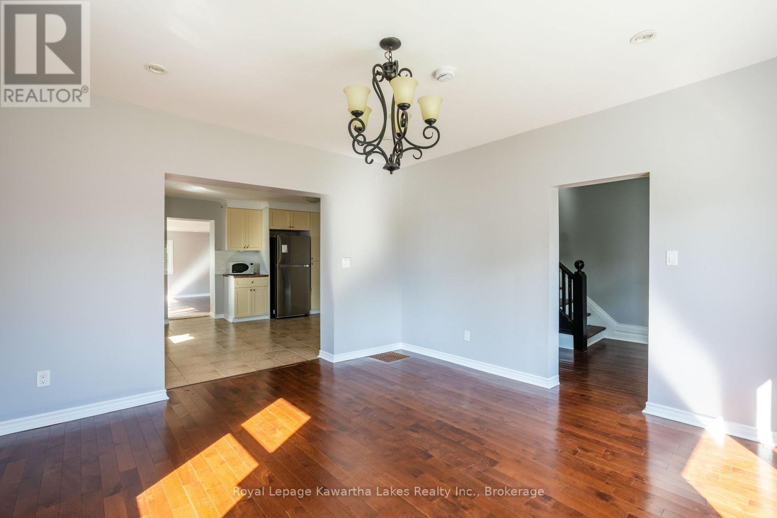 71 Victoria Avenue N, Kawartha Lakes (Lindsay), Ontario  K9V 4G8 - Photo 4 - X13778608