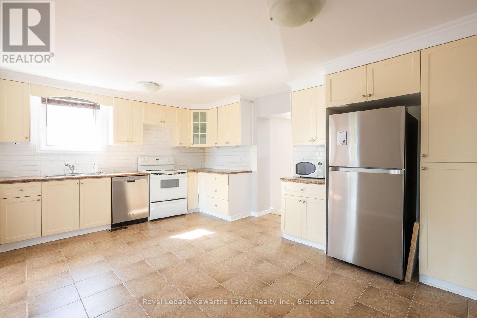 71 Victoria Avenue N, Kawartha Lakes (Lindsay), Ontario  K9V 4G8 - Photo 5 - X13778608