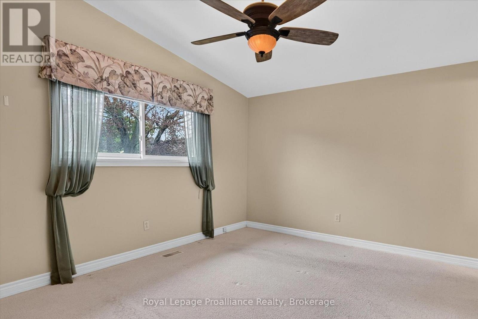1296 Hudson Street, Peterborough (Northcrest Ward 5), Ontario  K9H 6Z8 - Photo 15 - X13780136