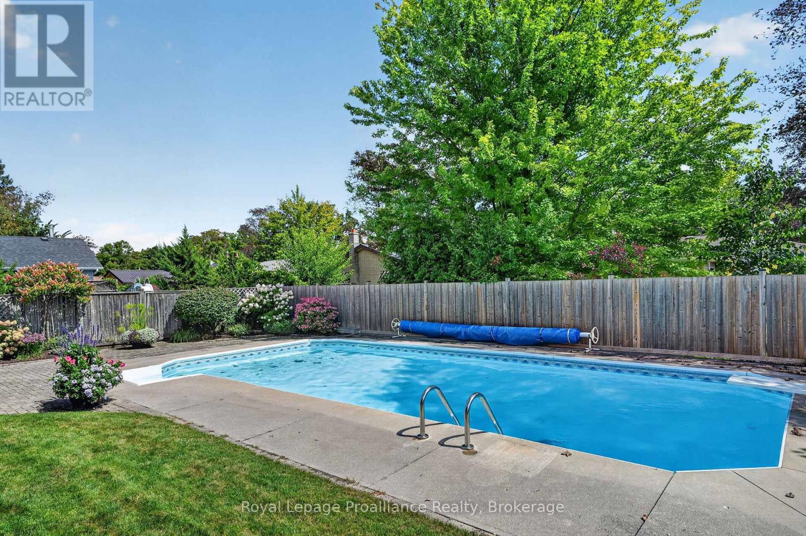 1296 Hudson Street, Peterborough (Northcrest Ward 5), Ontario  K9H 6Z8 - Photo 2 - X13780136