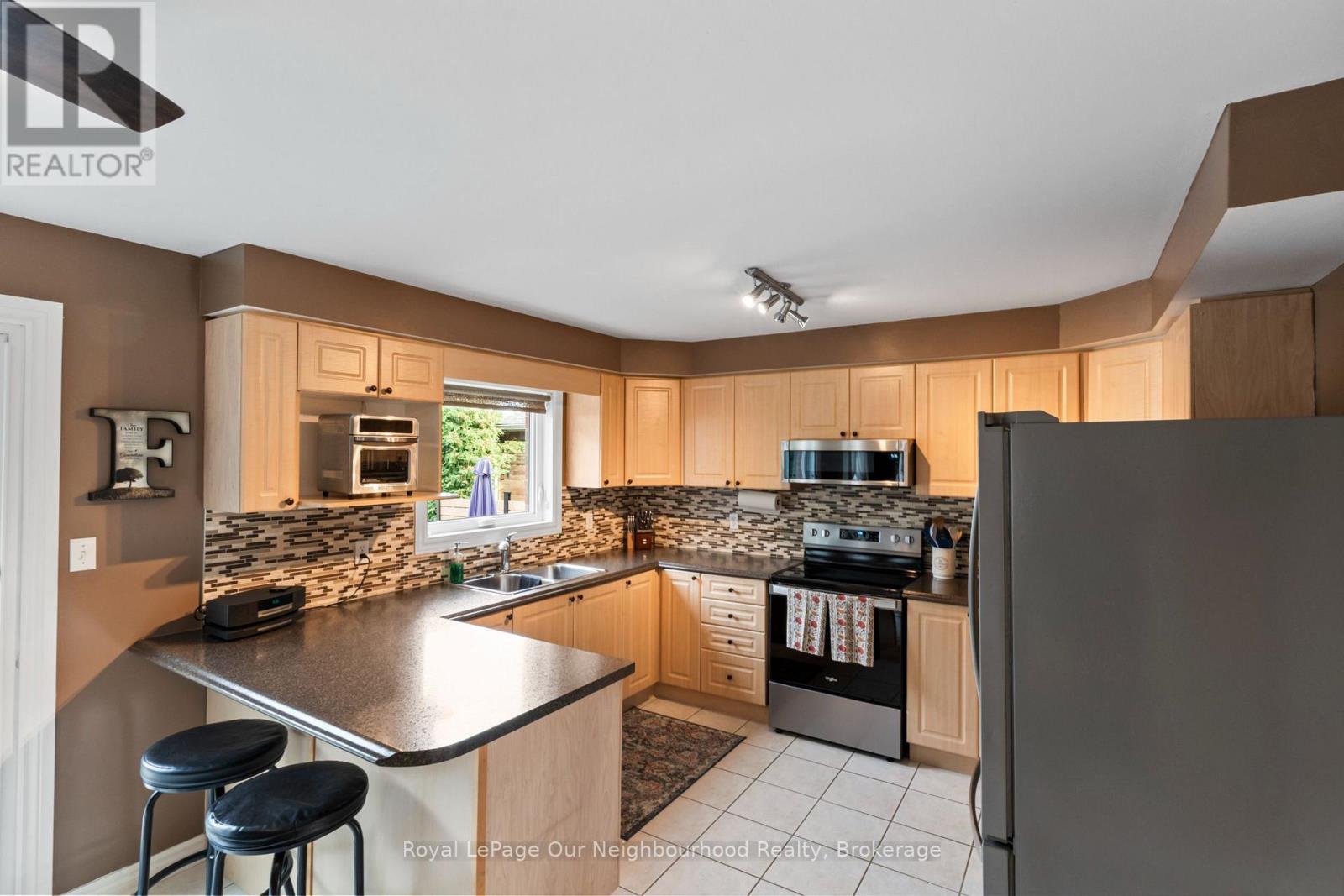 17 Catherwood Lane, Clarington (Newcastle), Ontario  L1B 1C1 - Photo 10 - E13780602