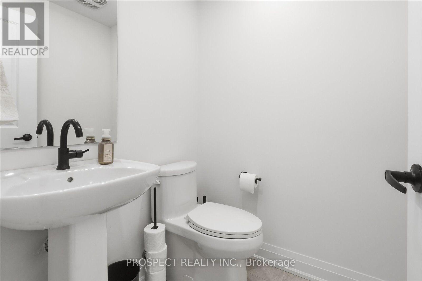 31 Marret Lane, Clarington (Newcastle), Ontario  L1B 1J2 - Photo 9 - E13780732