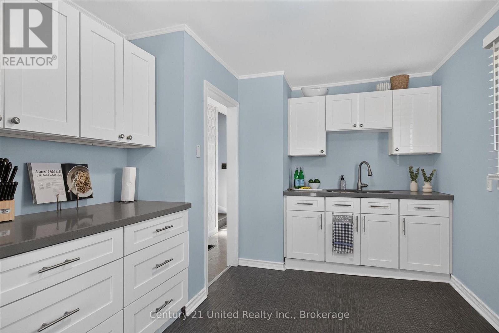 679 Hawley Street, Peterborough (Otonabee Ward 1), Ontario  K9J 4C7 - Photo 12 - X13781148