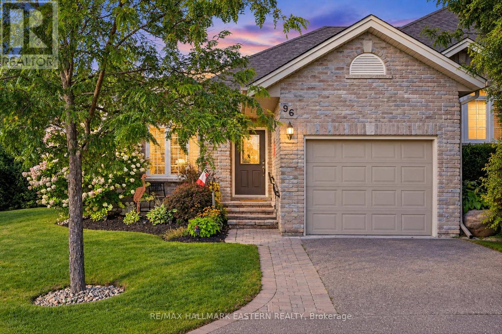 #96 - 301 CARNEGIE AVENUE, peterborough (northcrest ward 5), Ontario