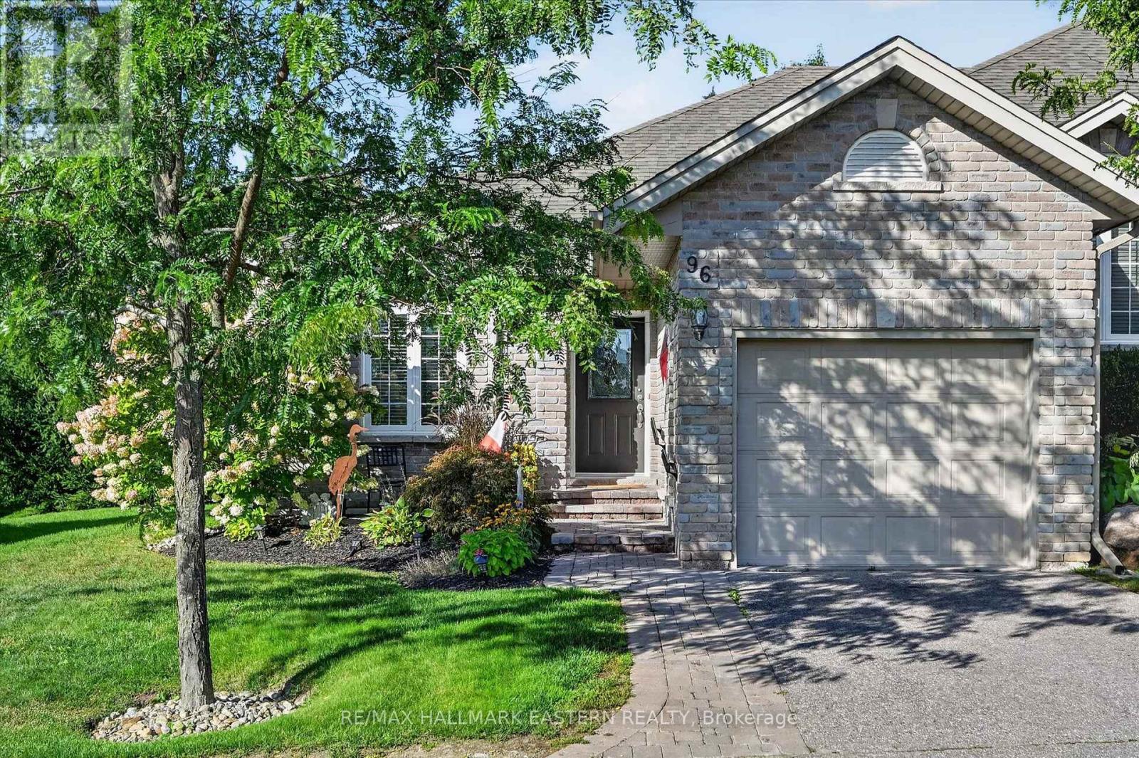 #96 - 301 Carnegie Avenue, Peterborough (Northcrest Ward 5), Ontario  K9L 0E9 - Photo 2 - X13781626