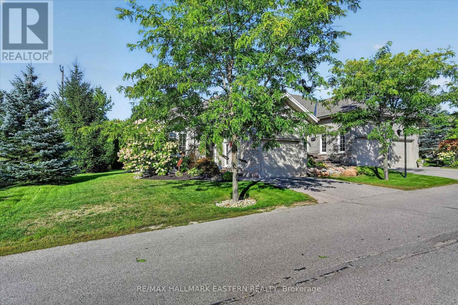 #96 - 301 Carnegie Avenue, Peterborough (Northcrest Ward 5), Ontario  K9L 0E9 - Photo 3 - X13781626