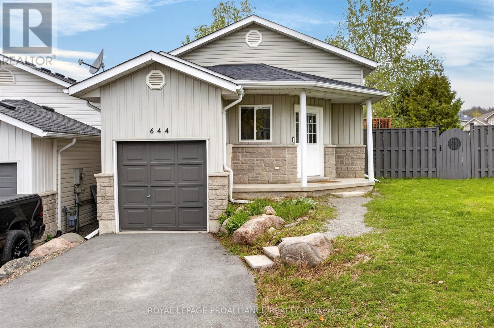 644 Trailview Drive, Peterborough (Ashburnham Ward 4), Ontario  K9J 8P3 - Photo 2 - X13782392