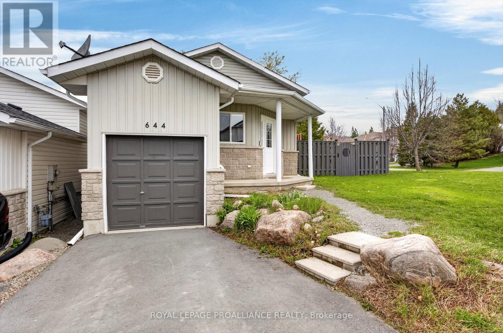 644 Trailview Drive, Peterborough (Ashburnham Ward 4), Ontario  K9J 8P3 - Photo 4 - X13782392