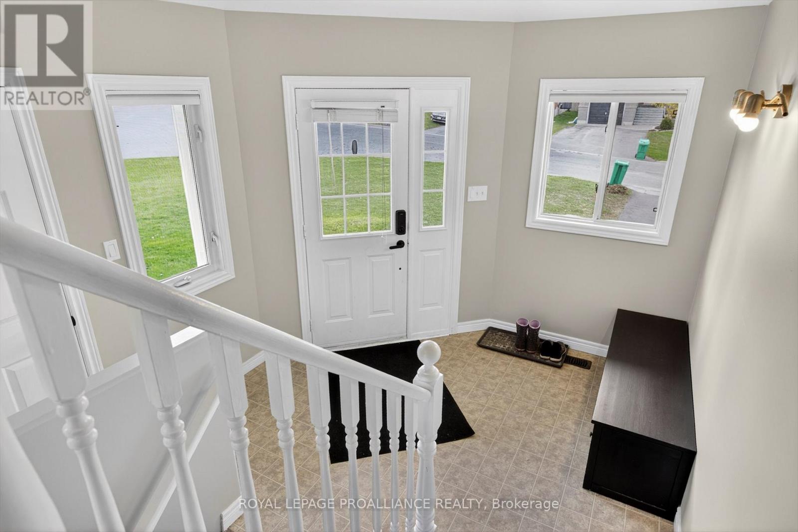 644 Trailview Drive, Peterborough (Ashburnham Ward 4), Ontario  K9J 8P3 - Photo 6 - X13782392