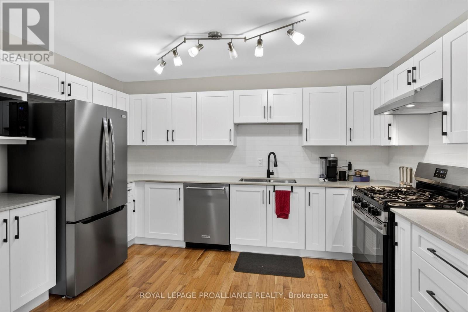 644 Trailview Drive, Peterborough (Ashburnham Ward 4), Ontario  K9J 8P3 - Photo 7 - X13782392