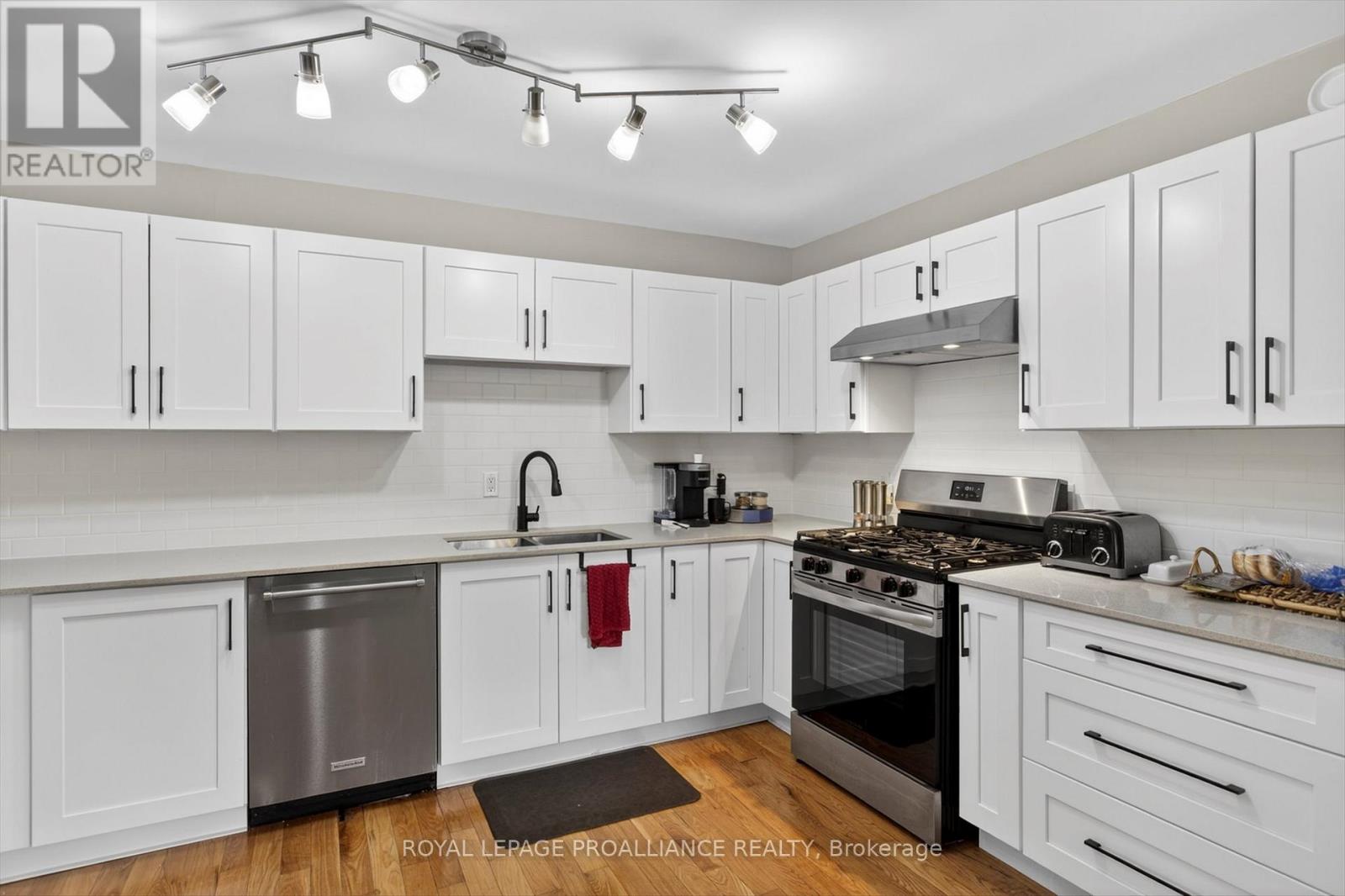 644 Trailview Drive, Peterborough (Ashburnham Ward 4), Ontario  K9J 8P3 - Photo 8 - X13782392