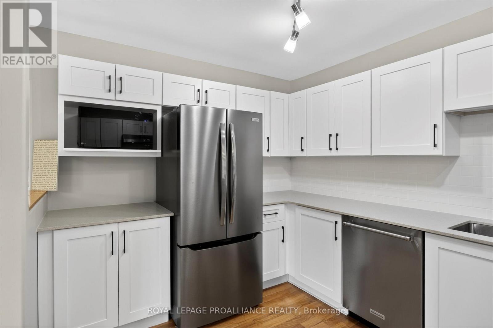 644 Trailview Drive, Peterborough (Ashburnham Ward 4), Ontario  K9J 8P3 - Photo 9 - X13782392