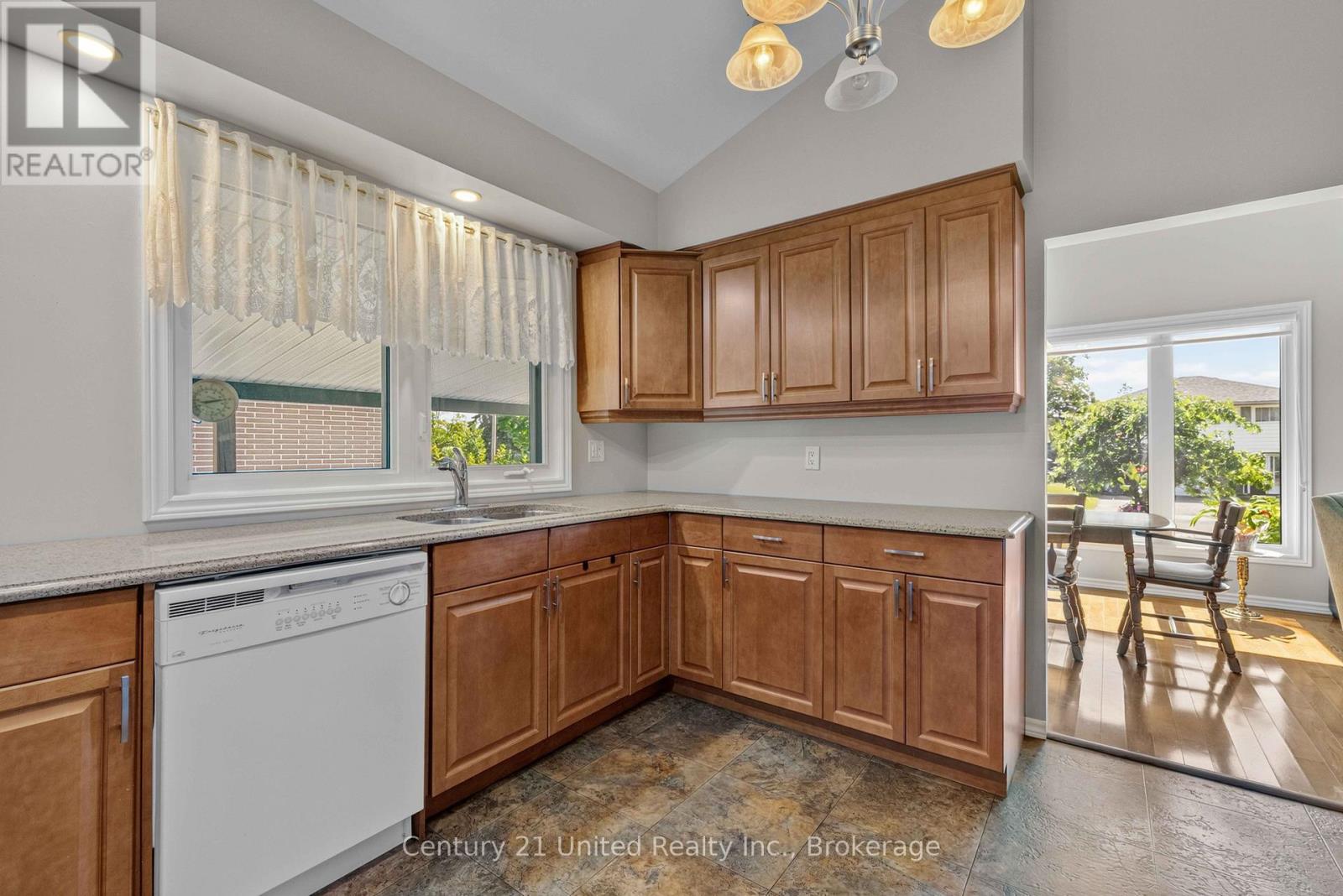 1225 Milburn Street, Peterborough (Northcrest Ward 5), Ontario  K9H 6P3 - Photo 14 - X13782474