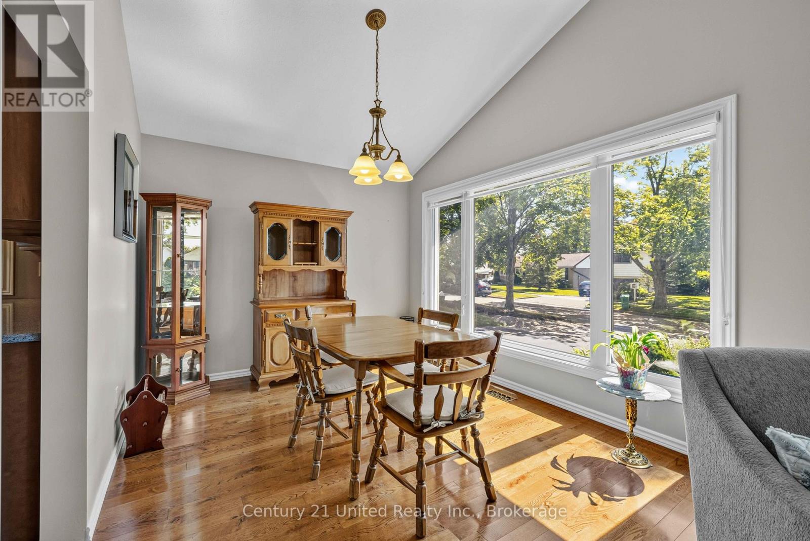 1225 Milburn Street, Peterborough (Northcrest Ward 5), Ontario  K9H 6P3 - Photo 8 - X13782474