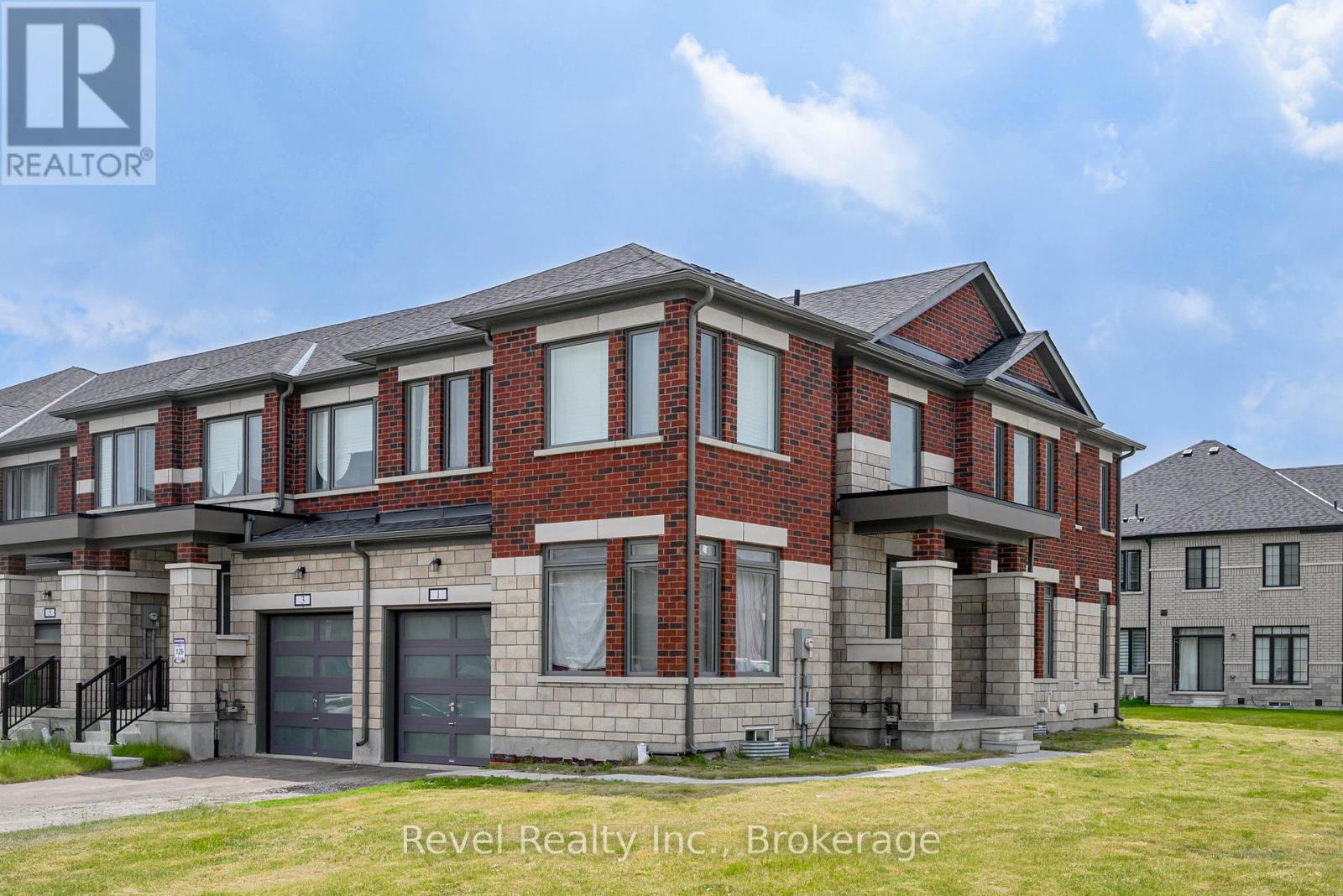 1 Keenan Street, Kawartha Lakes (Lindsay), Ontario  K9V 6K2 - Photo 3 - X13782778