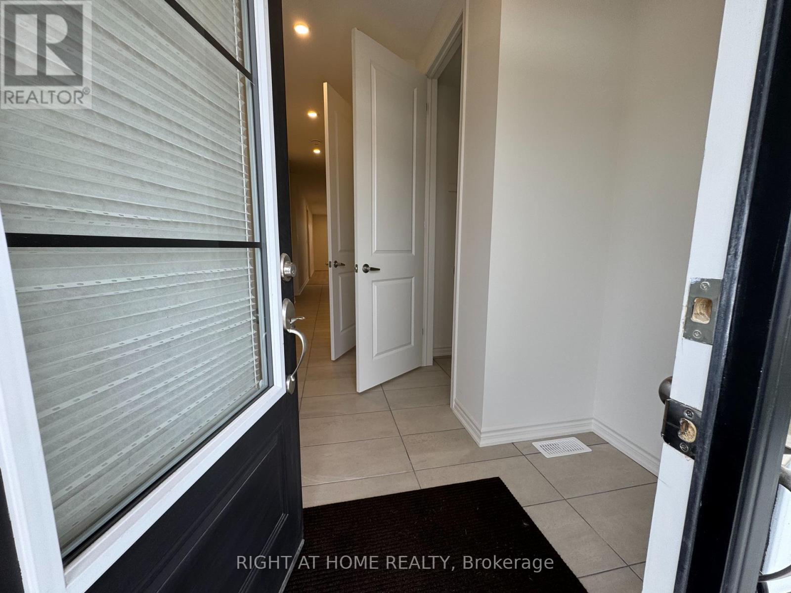 Main - 60 Debois Street, Kawartha Lakes (Lindsay), Ontario  K9V 6A9 - Photo 4 - X13782796