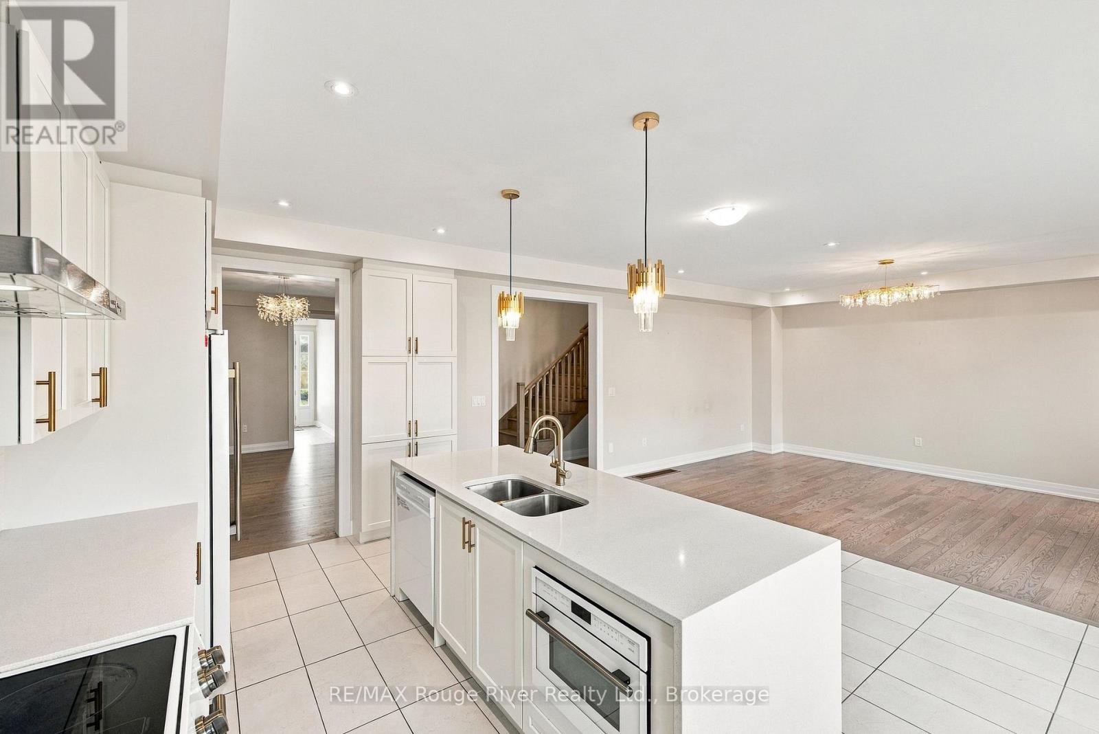 26 Rogerson Street, Clarington (Newcastle), Ontario  L1B 0W4 - Photo 11 - E13785332