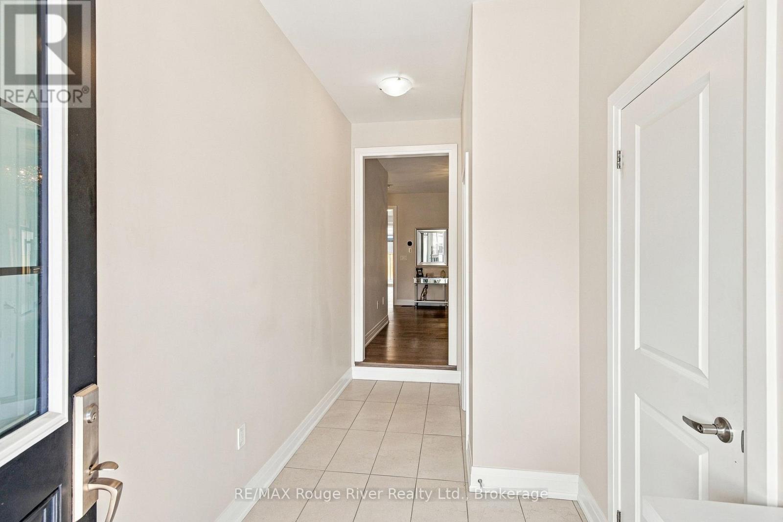 26 Rogerson Street, Clarington (Newcastle), Ontario  L1B 0W4 - Photo 4 - E13785332