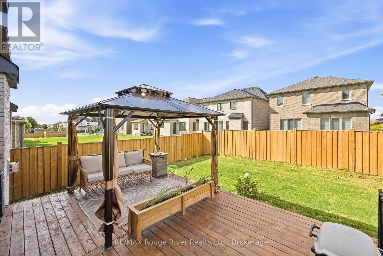 26 Rogerson Street, Clarington (Newcastle), Ontario  L1B 0W4 - Photo 44 - E13785332