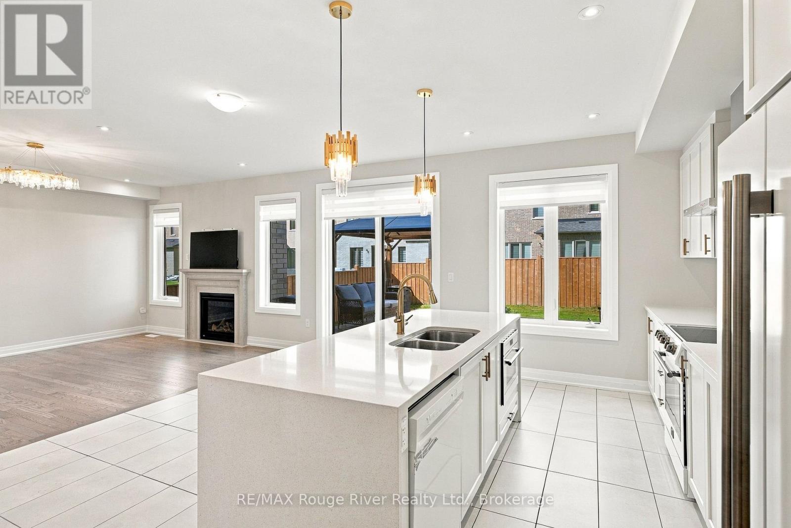 26 Rogerson Street, Clarington (Newcastle), Ontario  L1B 0W4 - Photo 9 - E13785332