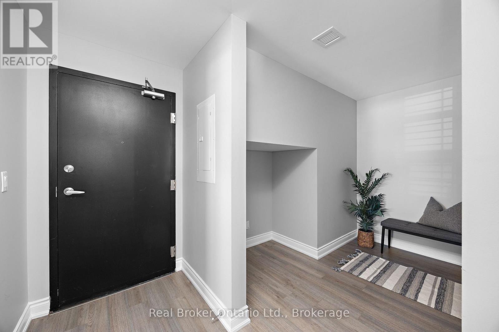 216 - 21 Brookhouse Drive, Clarington (Newcastle), Ontario  L1B 0V4 - Photo 6 - E13785552