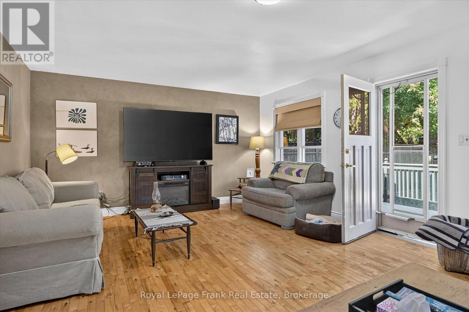 404 London Street, Peterborough (Town Ward 3), Ontario  K9H 3A3 - Photo 14 - X13786586