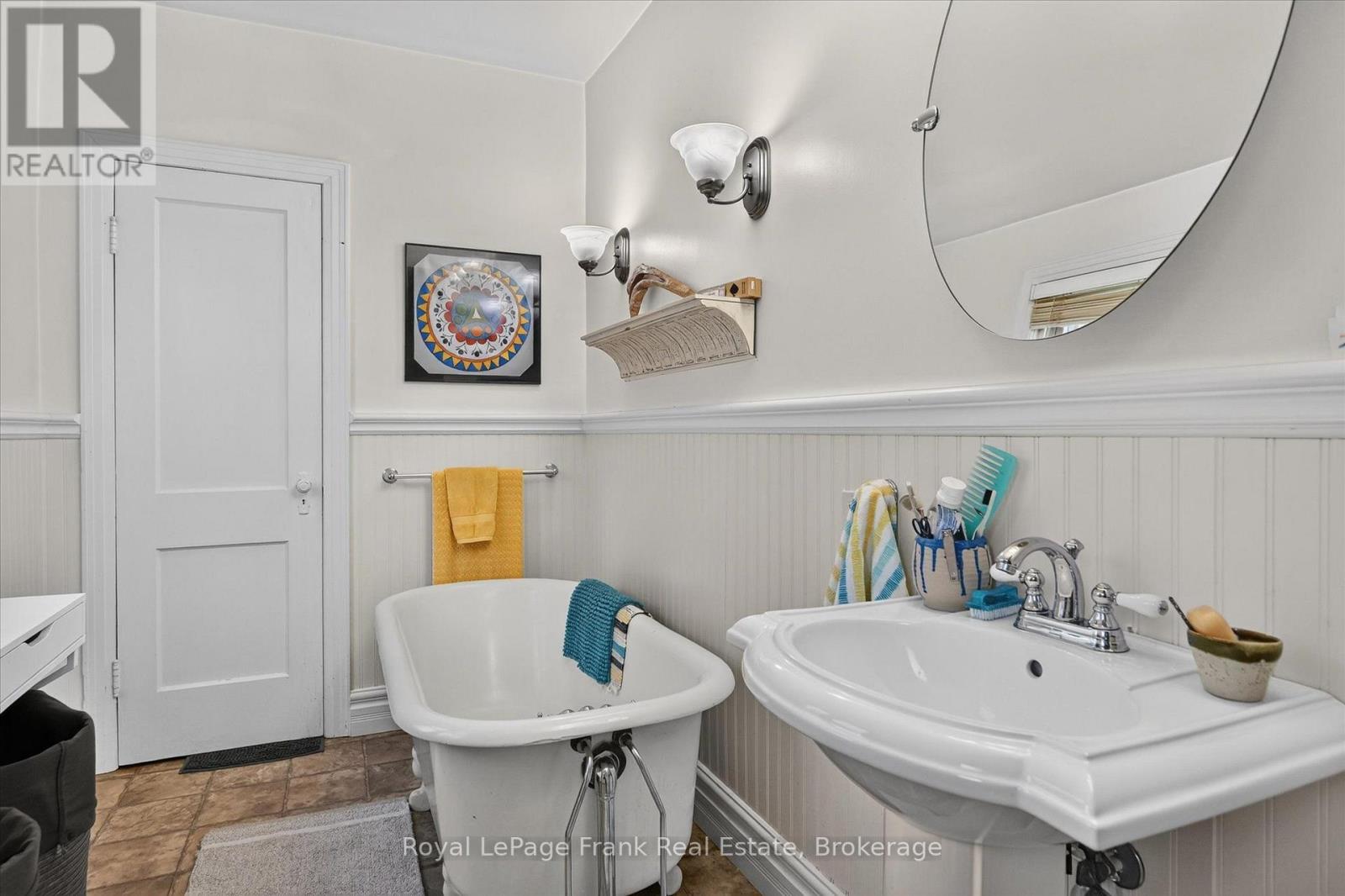 404 London Street, Peterborough (Town Ward 3), Ontario  K9H 3A3 - Photo 19 - X13786586