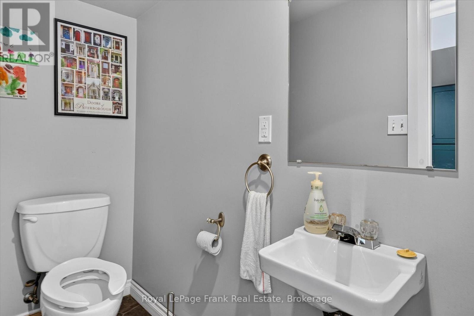 404 London Street, Peterborough (Town Ward 3), Ontario  K9H 3A3 - Photo 27 - X13786586