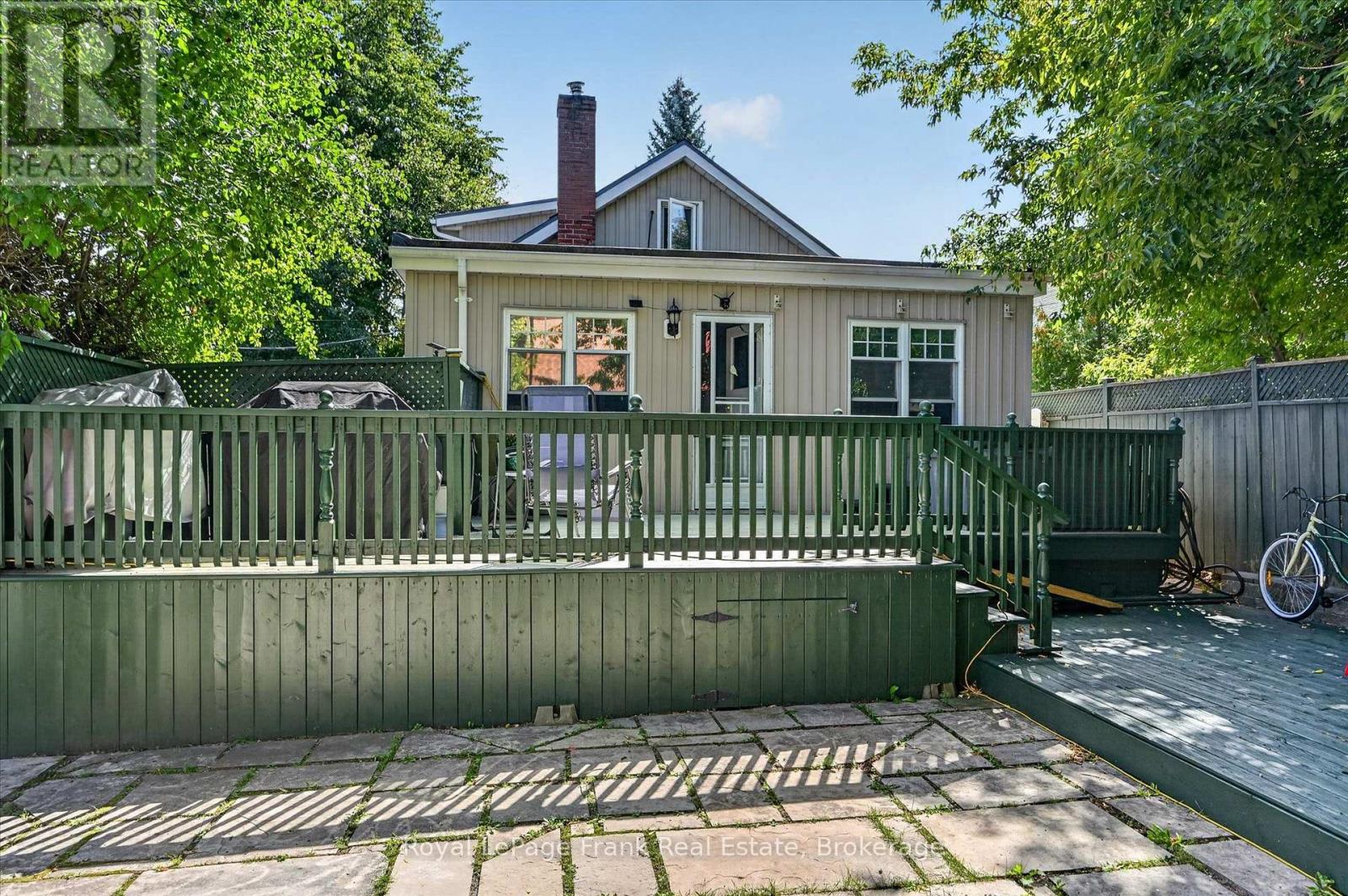 404 London Street, Peterborough (Town Ward 3), Ontario  K9H 3A3 - Photo 3 - X13786586