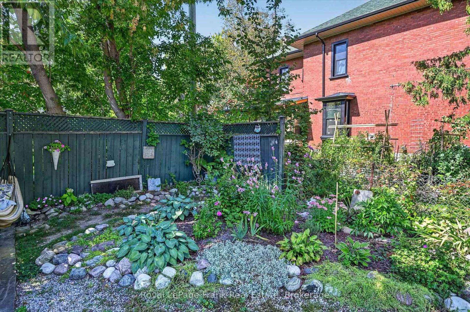 404 London Street, Peterborough (Town Ward 3), Ontario  K9H 3A3 - Photo 40 - X13786586