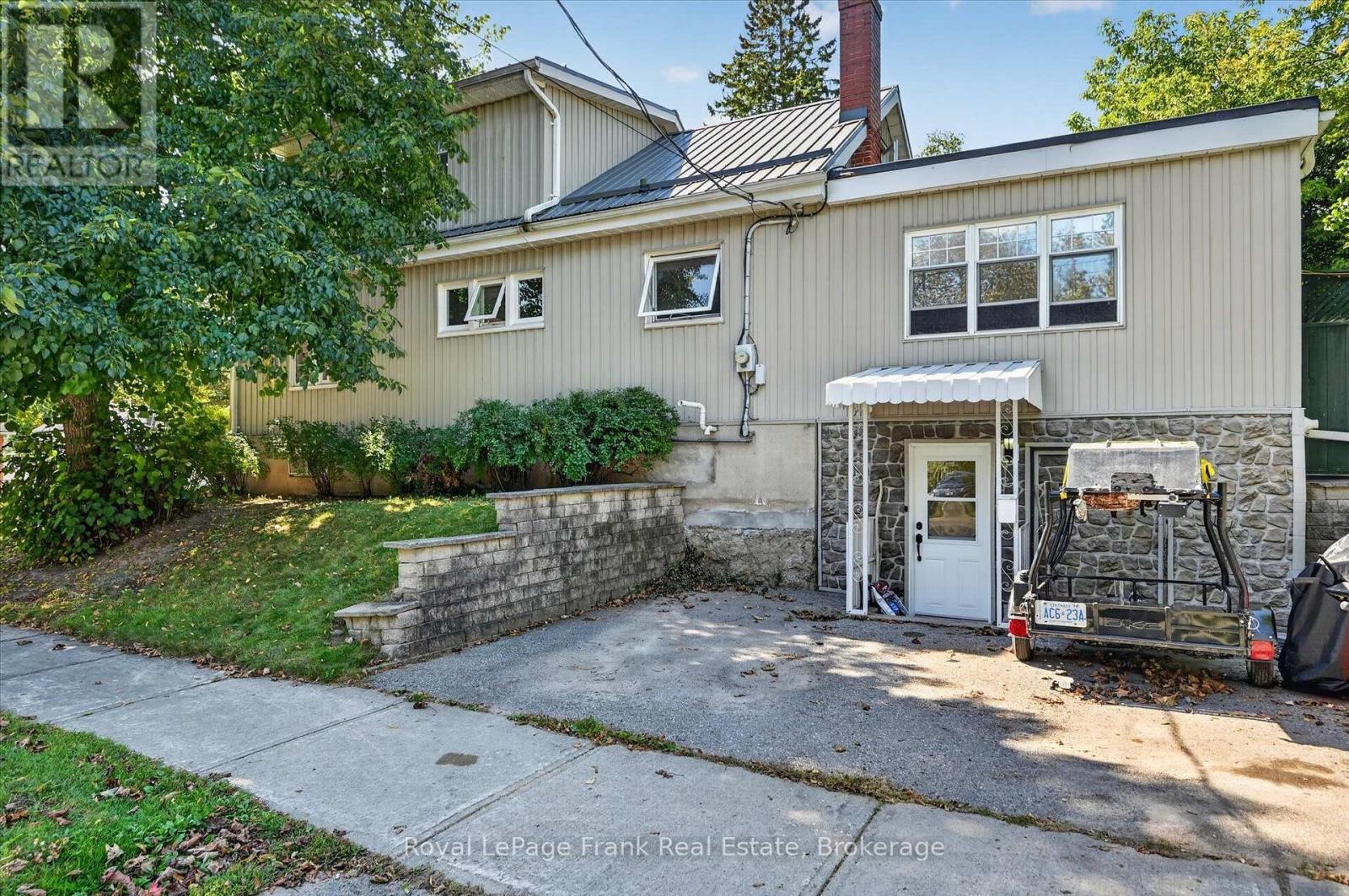 404 London Street, Peterborough (Town Ward 3), Ontario  K9H 3A3 - Photo 42 - X13786586