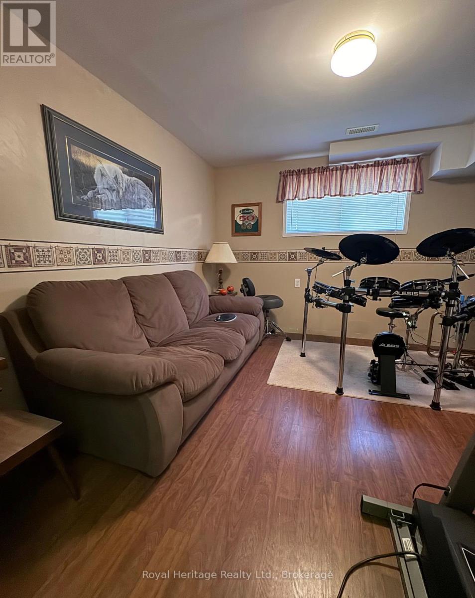 7 Lang Court, Kawartha Lakes (Lindsay), Ontario  K9V 6E5 - Photo 12 - X13788880