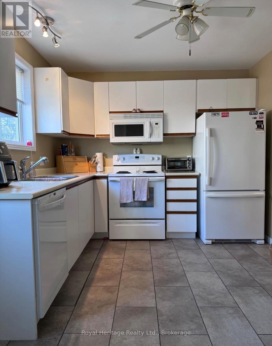 7 Lang Court, Kawartha Lakes (Lindsay), Ontario  K9V 6E5 - Photo 4 - X13788880
