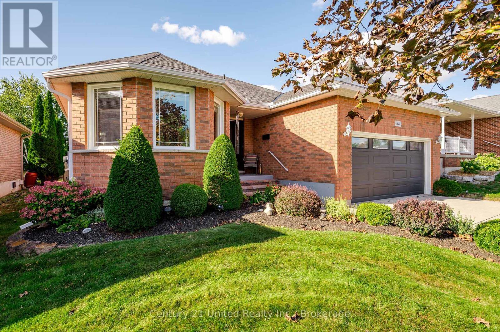 1441 Hetherington Drive, Peterborough (Northcrest Ward 5), Ontario  K9L 1Y7 - Photo 2 - X13790614