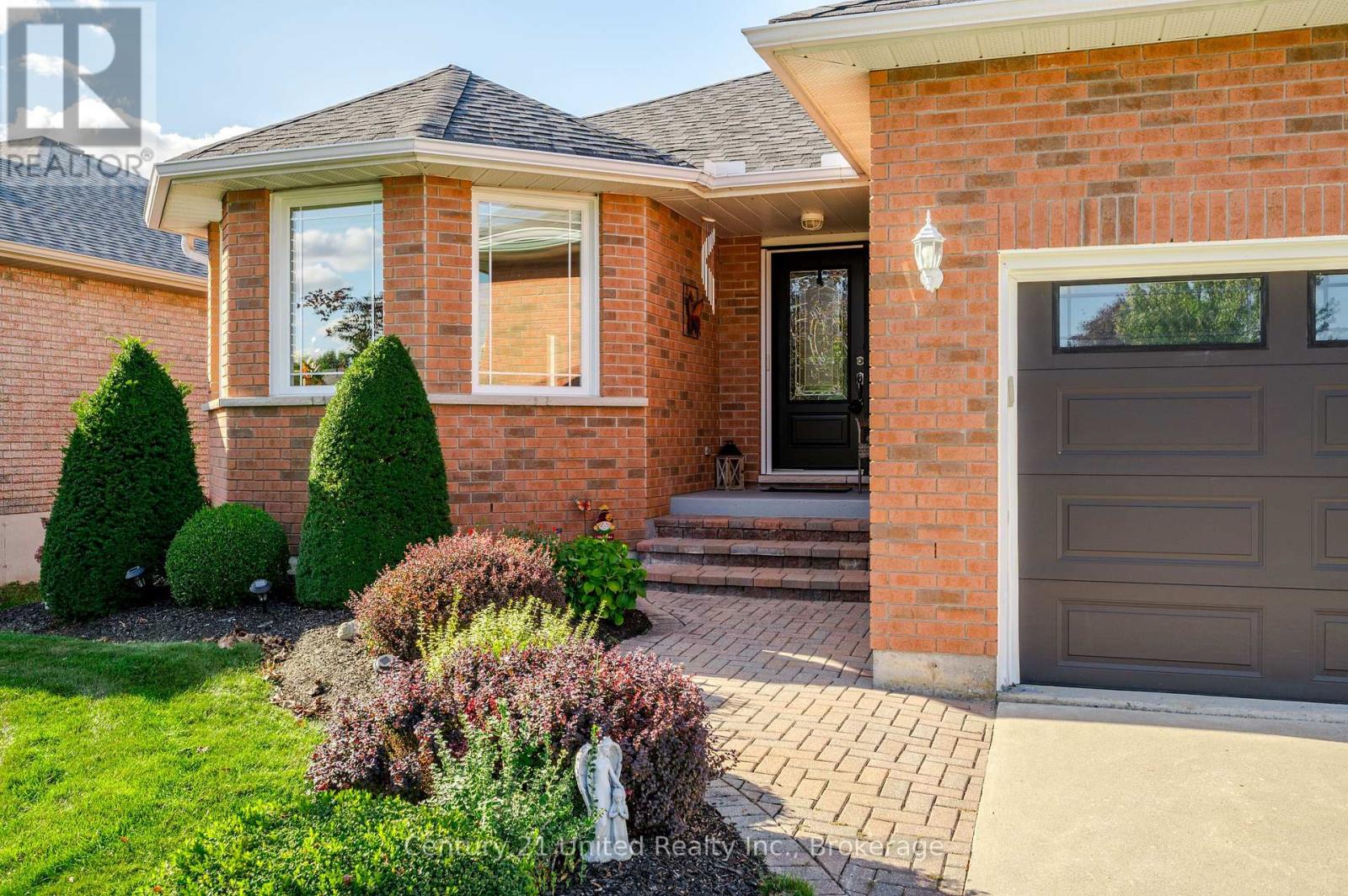 1441 Hetherington Drive, Peterborough (Northcrest Ward 5), Ontario  K9L 1Y7 - Photo 3 - X13790614