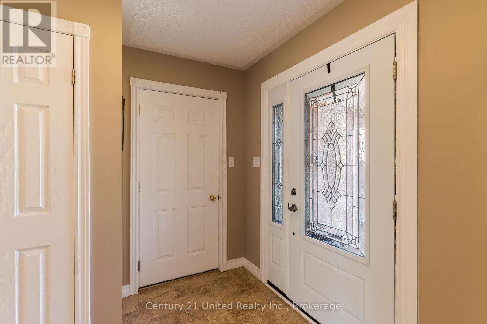 1441 Hetherington Drive, Peterborough (Northcrest Ward 5), Ontario  K9L 1Y7 - Photo 4 - X13790614