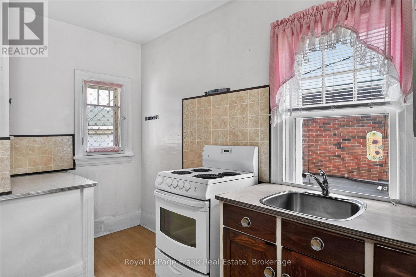 466 Edison Avenue, Peterborough (Otonabee Ward 1), Ontario  K9J 4G3 - Photo 13 - X13790840