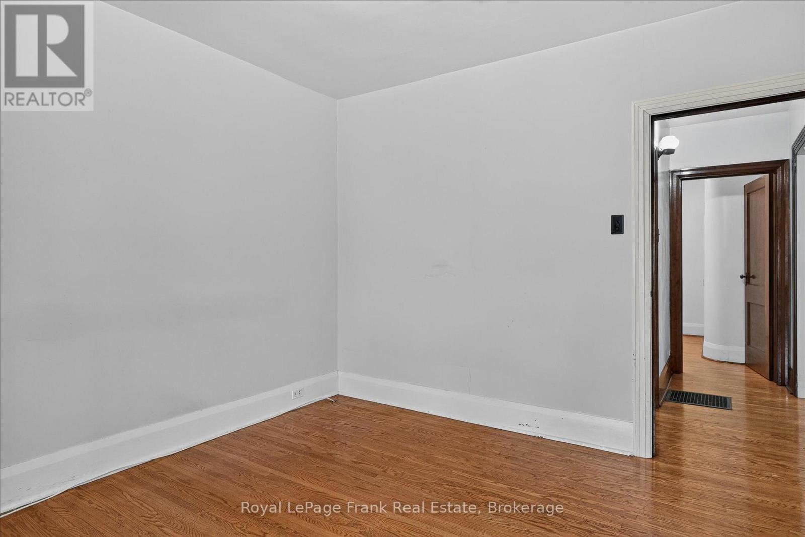 466 Edison Avenue, Peterborough (Otonabee Ward 1), Ontario  K9J 4G3 - Photo 21 - X13790840