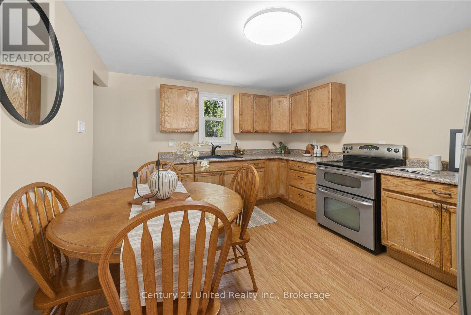 584 Wolfe Street, Peterborough (Town Ward 3), Ontario  K9J 2L8 - Photo 12 - X13791574