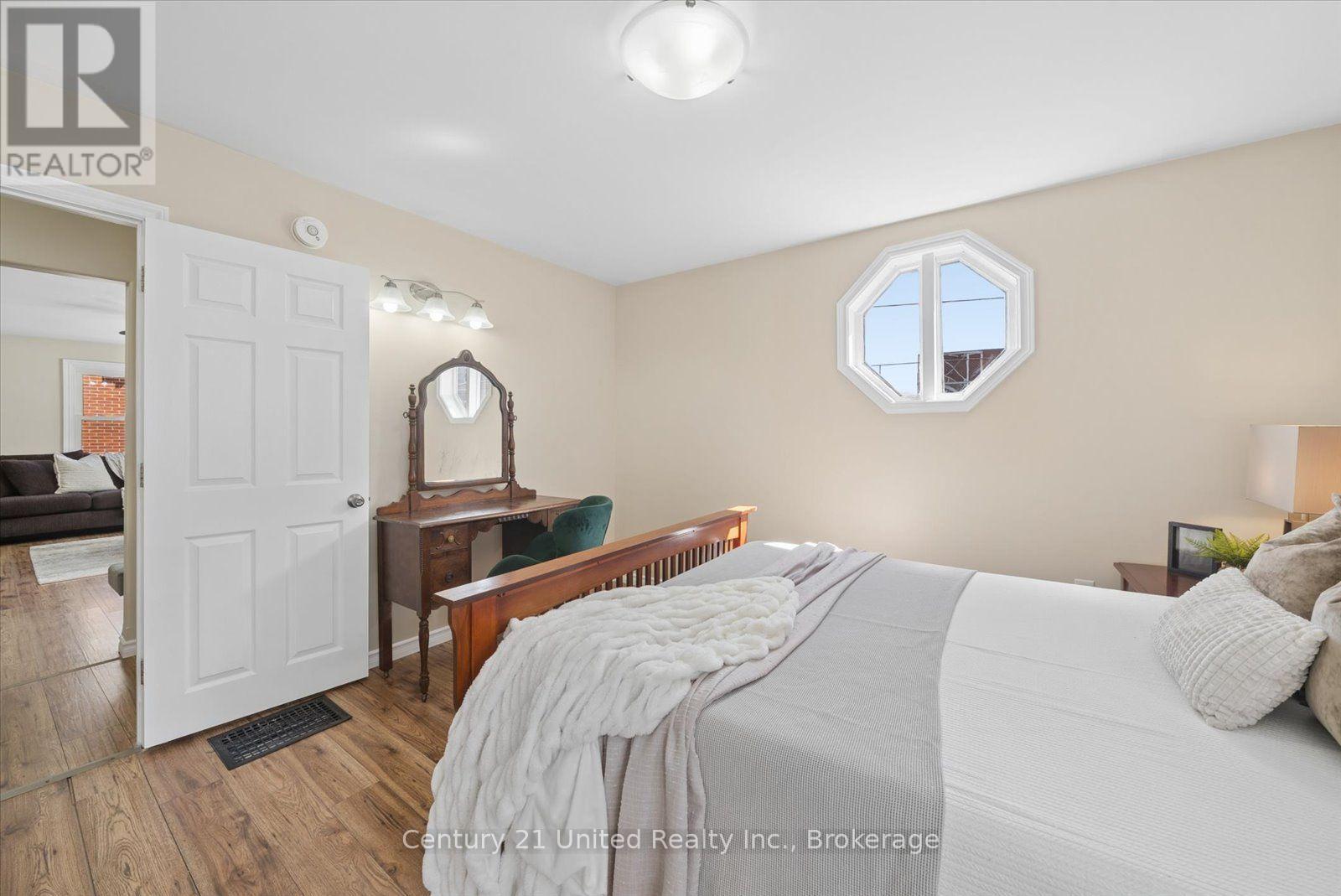 584 Wolfe Street, Peterborough (Town Ward 3), Ontario  K9J 2L8 - Photo 18 - X13791574