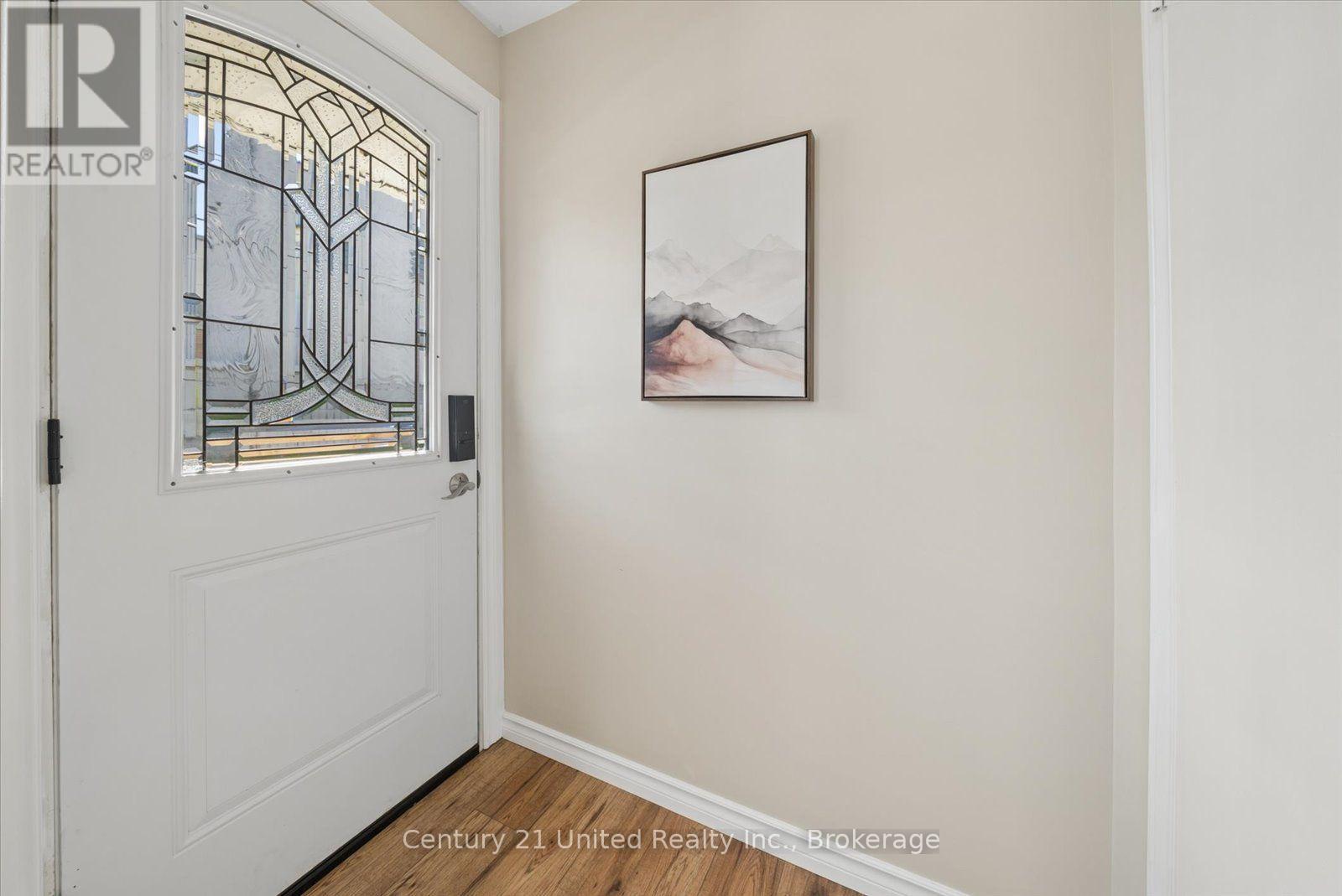 584 Wolfe Street, Peterborough (Town Ward 3), Ontario  K9J 2L8 - Photo 5 - X13791574