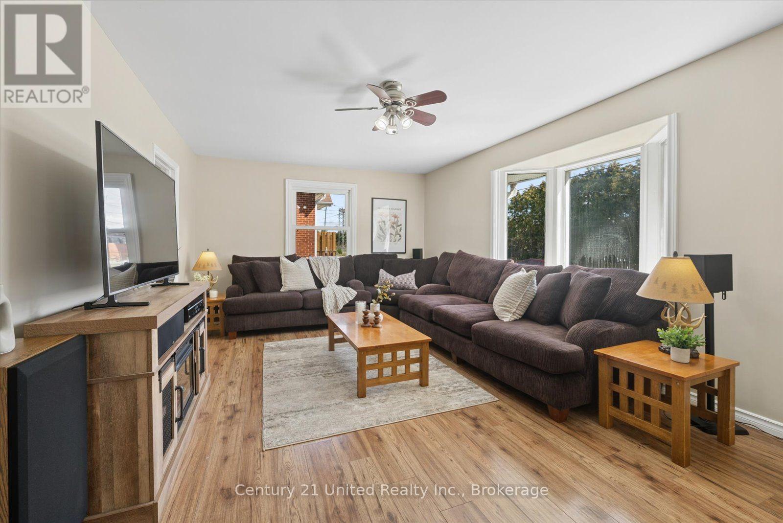 584 Wolfe Street, Peterborough (Town Ward 3), Ontario  K9J 2L8 - Photo 7 - X13791574