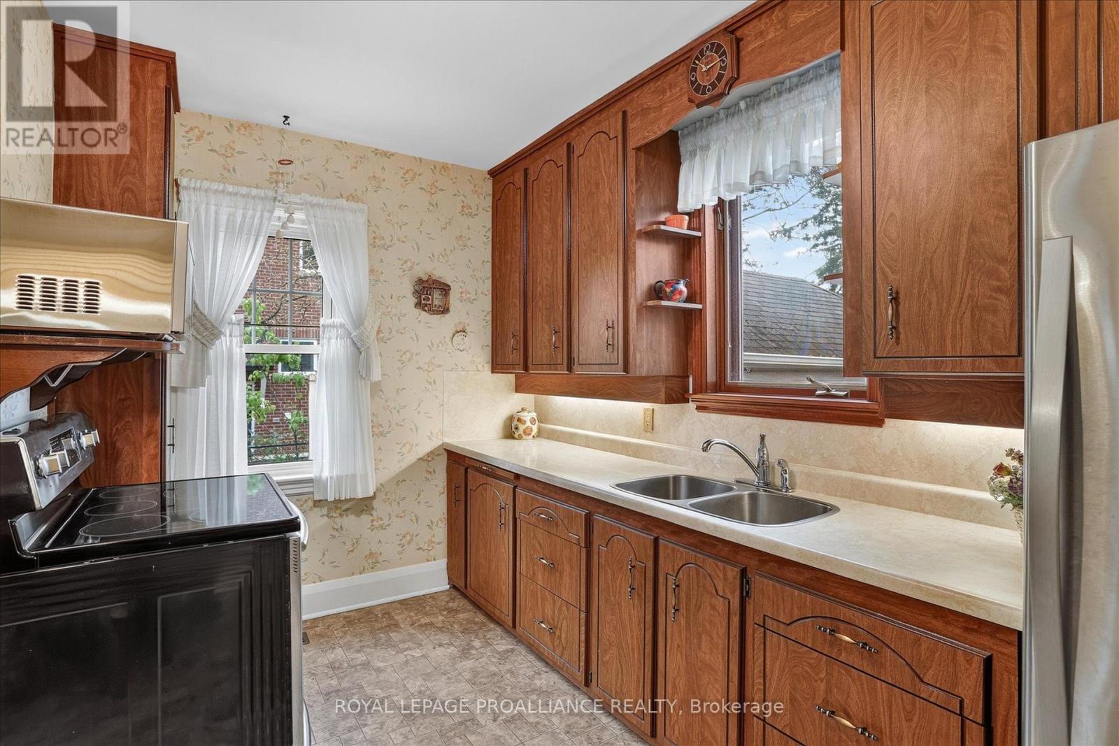 210 Aberdeen Avenue, Peterborough (Northcrest Ward 5), Ontario  K9H 4W8 - Photo 14 - X13791694